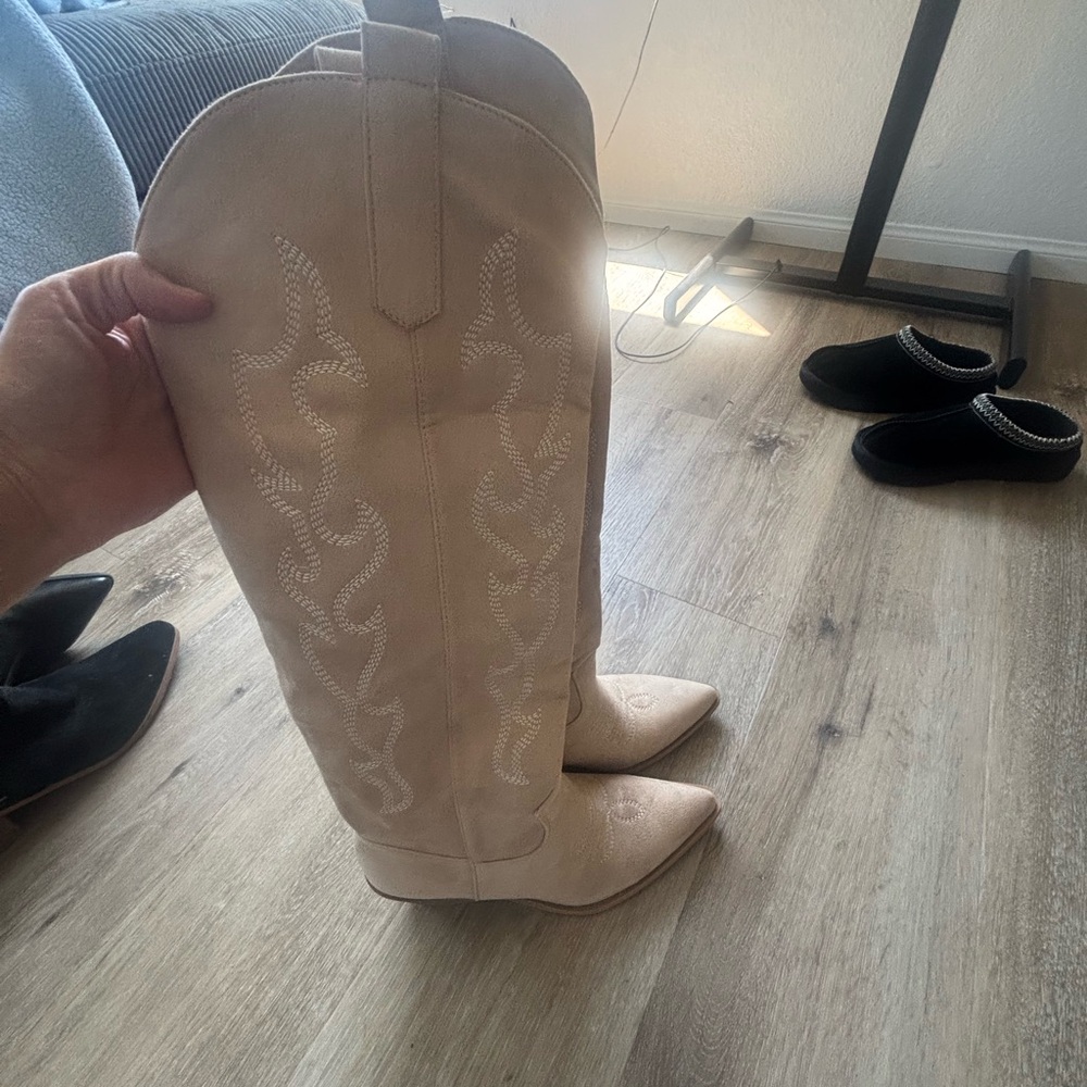 Amazon Cream Heeled Boots with Elegant Design